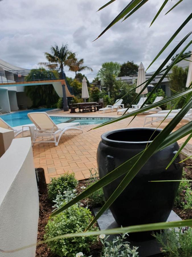 Breakers Motel Whangamata Exteriör bild