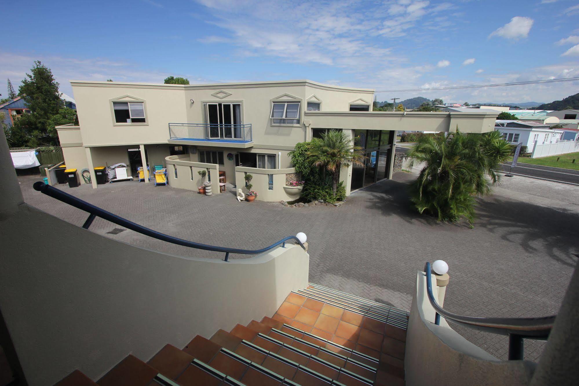 Breakers Motel Whangamata Exteriör bild